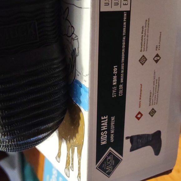 New in box muck company kids hale boots dress blue/ digital terrain print sz 12 - Picture 3 of 3